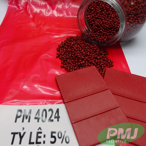 Hạt nhựa màu đỏ PM 4024 (3) Hat nhua mau do PM 4024 3