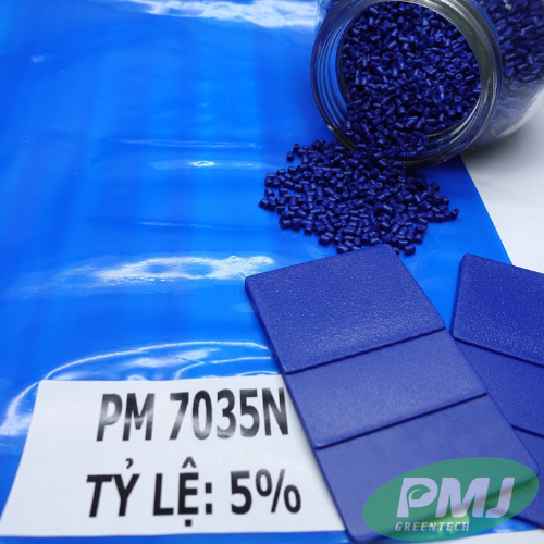 Hạt nhựa màu xanh dương 7035 (3) Hat nhua mau xanh duong 7035 3