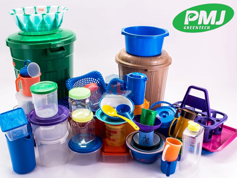 Hạt nhựa hút ẩm là gì? Ưu điểm và vai trò quan trọng trong sản xuất nhựa